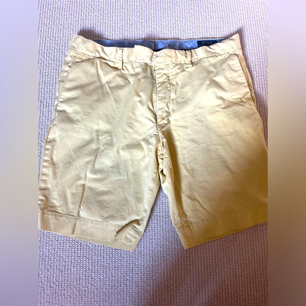Polo Ralph Lauren Men’s stretch slim fit 8” pale yellow shorts